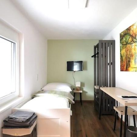 Schickes Zimmer Mit Top-Ausstattung In Idealer Lage Feldkirch Bagian luar foto
