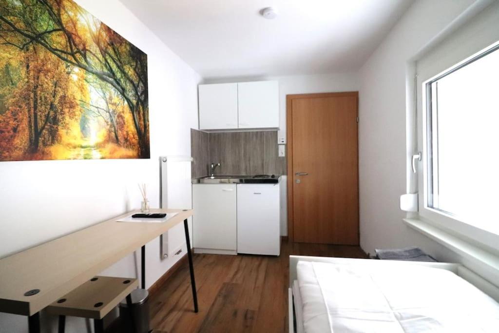 Schickes Zimmer Mit Top-Ausstattung In Idealer Lage Feldkirch Bagian luar foto