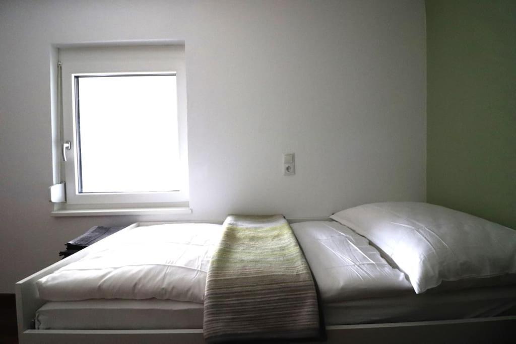 Schickes Zimmer Mit Top-Ausstattung In Idealer Lage Feldkirch Bagian luar foto